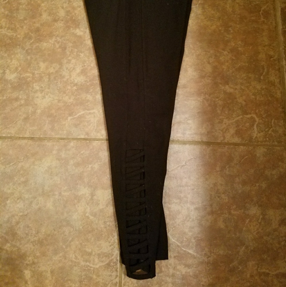 VICTORIA SECRET SPORT CRISS CROSS ANKLE LEGGING LG